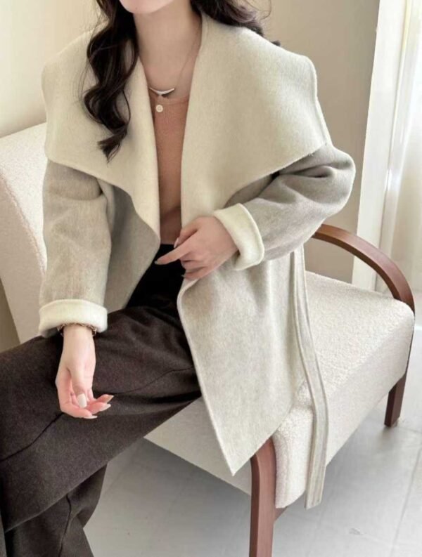 羊毛撞色大翻領腰綁帶外套